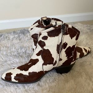 NWOT INC real cow hide western bootie